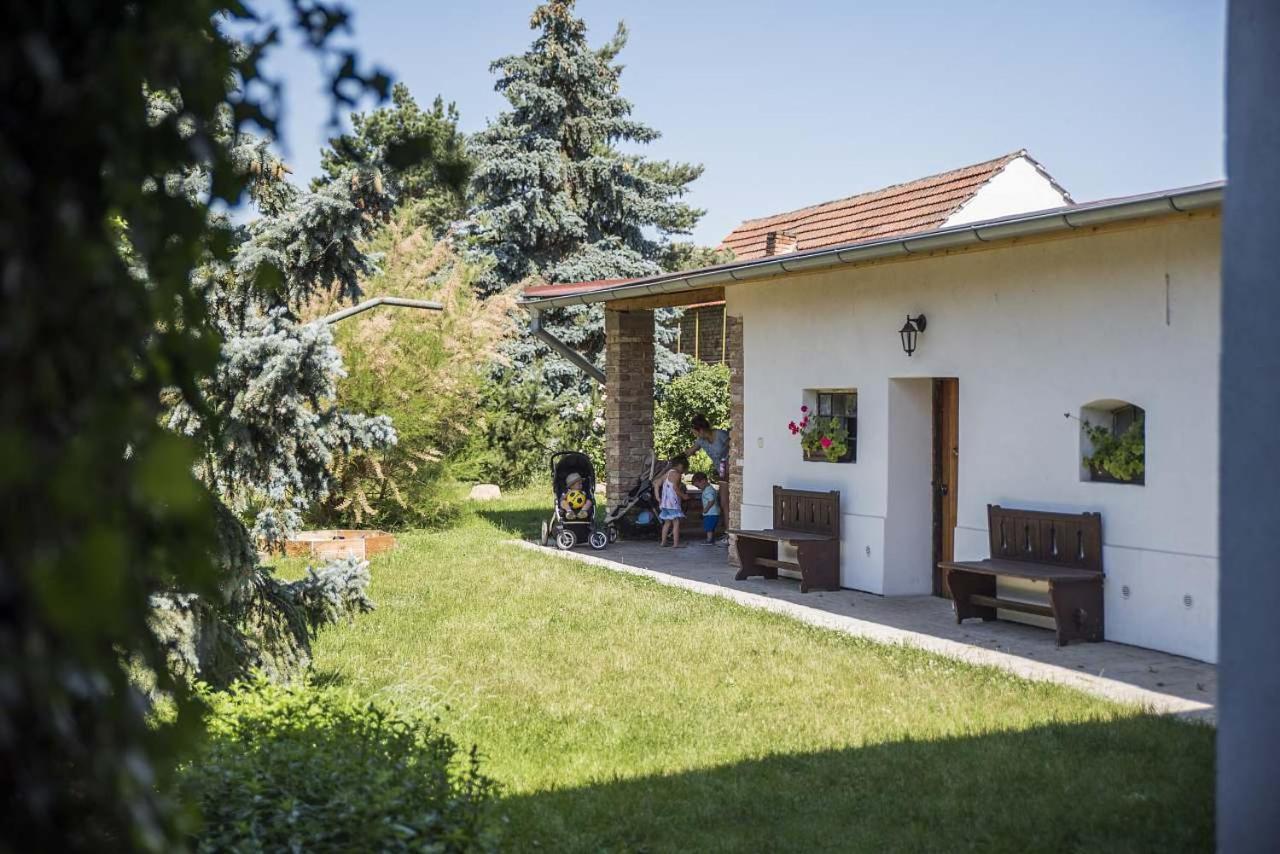 Chalupa Brod Nad Dyji Exterior photo